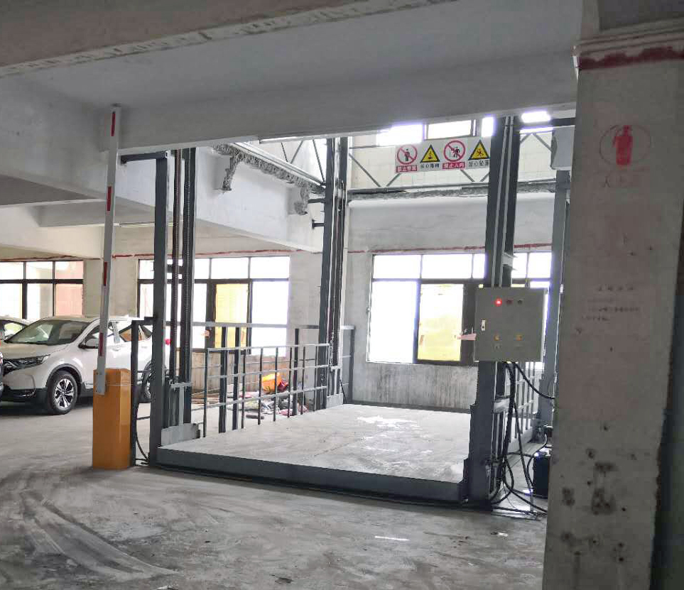 常見(jiàn)的工廠車(chē)間升降貨梯分類(lèi)