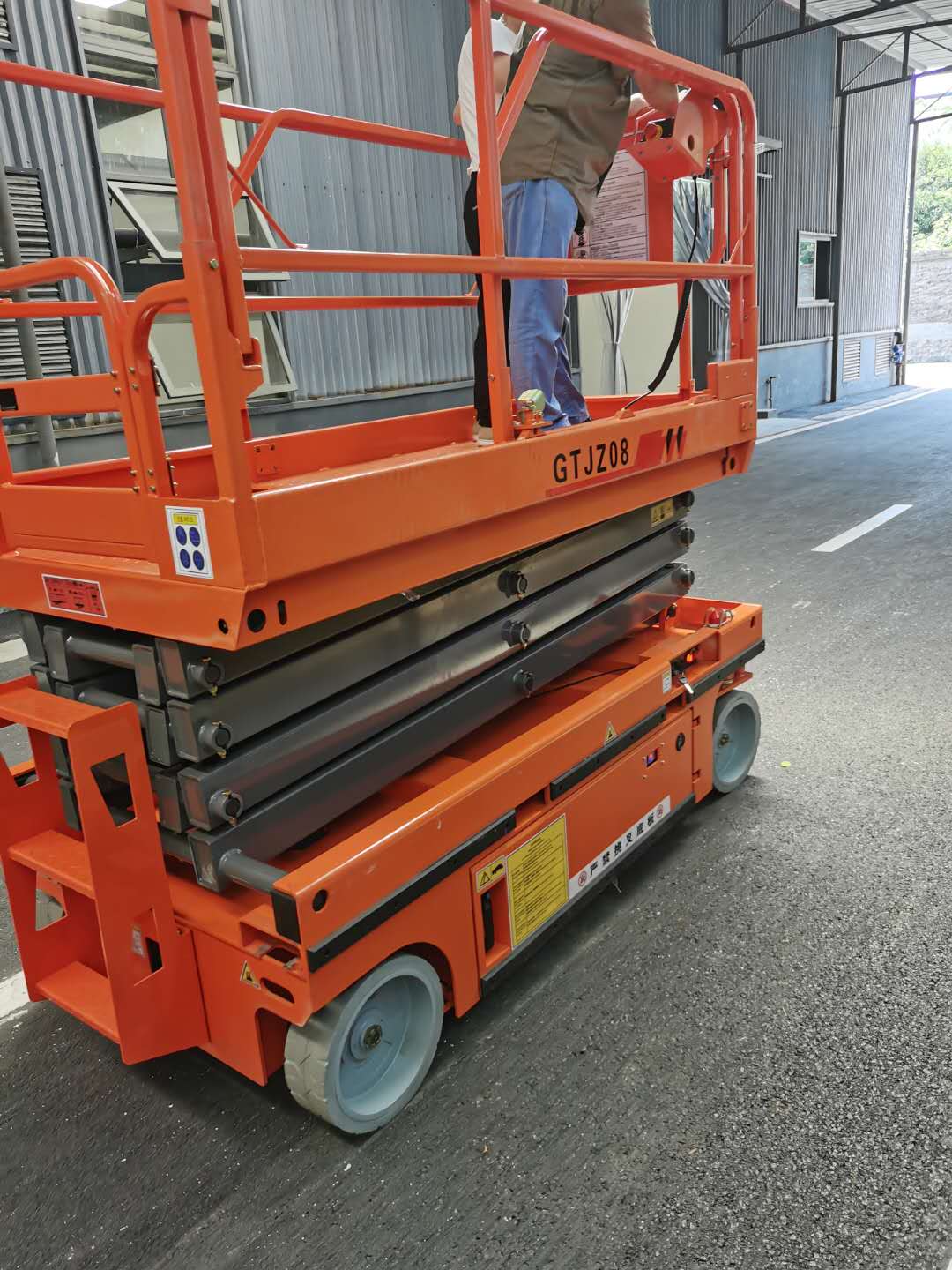 廣州升降機(jī)正確操作手冊(cè)