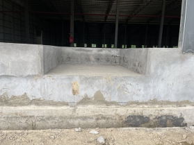 登車橋（固定，移動）