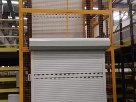 導(dǎo)軌式液壓升降平臺