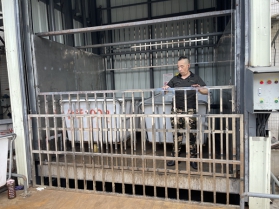 導(dǎo)軌式液壓升降平臺